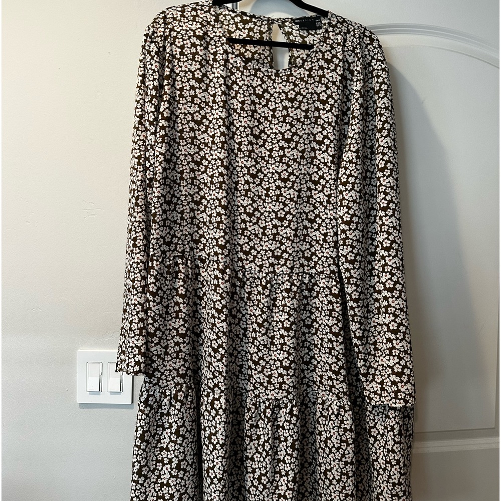 Plus size floral midi dress